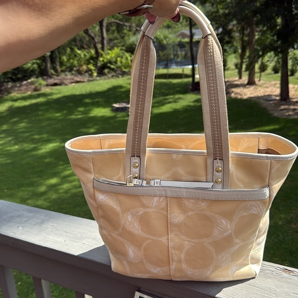 Coach Handbags - Coach Scribble Signature C Tote (EUC)